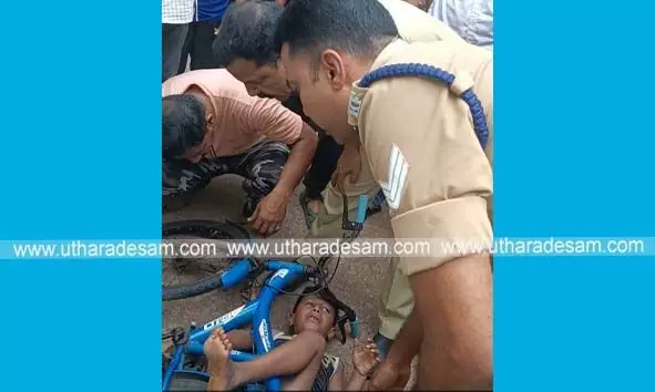 സൈക്കിള്‍ ചെയിനില്‍ കാല്‍ കുടുങ്ങി; രക്ഷകരായി അഗ്നി ശമന സേന