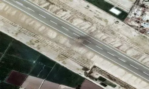 ഇന്ത്യന് വ്യോമാക്രമണത്തില് കേടുപാടുകള്; റഹിം യാര് ഖാന് എയര്ബേസിലെ റണ്വേ അടച്ചിടല് ജൂണ് 6 വരെ നീട്ടി പാകിസ്ഥാന് ഇന്ത്യന് വ്യോമാക്രമണത്തില് കേടുപാടുകള്; റഹിം യാര് ഖാന് എയര്ബേസിലെ റണ്വേ അടച്ചിടല് ജൂണ് 6 വരെ നീട്ടി പാകിസ്ഥാന്