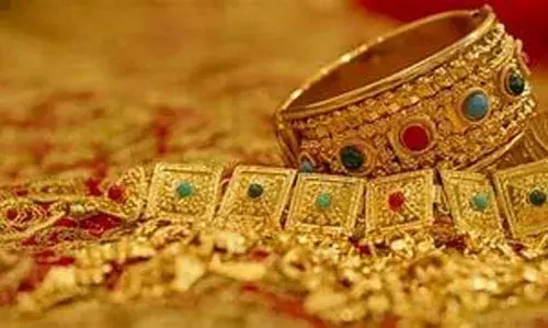 സംസ്ഥാനത്ത് സ്വര്ണവിലയില് നേരിയ കുറവ്; പവന് 69,680 രൂപ സംസ്ഥാനത്ത് സ്വര്ണവിലയില് നേരിയ കുറവ്; പവന് 69,680 രൂപ