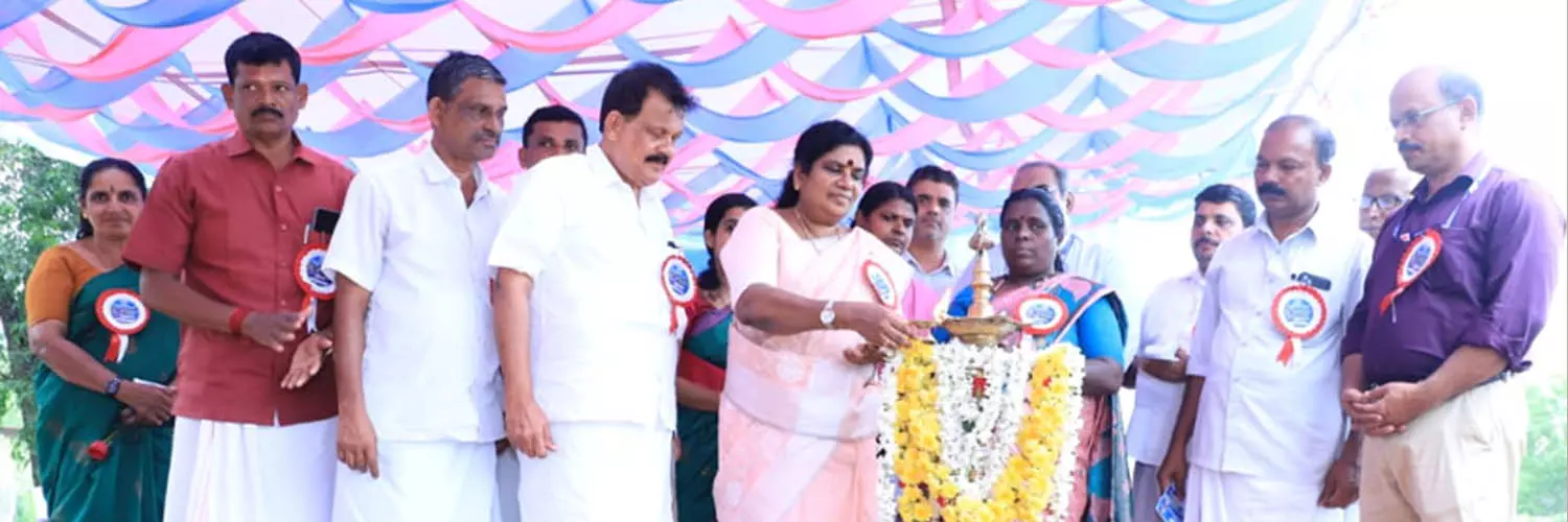 കാസര്കോട് കുള്ളന് പശുവിനെ സംസ്ഥാനത്തിന്റെ തനത് പശുവായി അംഗീകരിക്കാന് സാധിക്കണം-മന്ത്രി കാസര്കോട് കുള്ളന് പശുവിനെ സംസ്ഥാനത്തിന്റെ തനത് പശുവായി അംഗീകരിക്കാന് സാധിക്കണം-മന്ത്രി