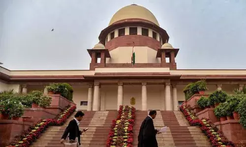 ഇര വിവാഹിതയായി തന്നോടൊപ്പം കഴിയുന്നുവെന്ന് മൊഴി; പോക്സോ കേസിലെ പ്രതിയെ ശിക്ഷയില് നിന്നും ഒഴിവാക്കി സുപ്രധാന വിധിയുമായി സുപ്രീംകോടതി ഇര വിവാഹിതയായി തന്നോടൊപ്പം കഴിയുന്നുവെന്ന് മൊഴി; പോക്സോ കേസിലെ പ്രതിയെ ശിക്ഷയില് നിന്നും ഒഴിവാക്കി സുപ്രധാന വിധിയുമായി സുപ്രീംകോടതി