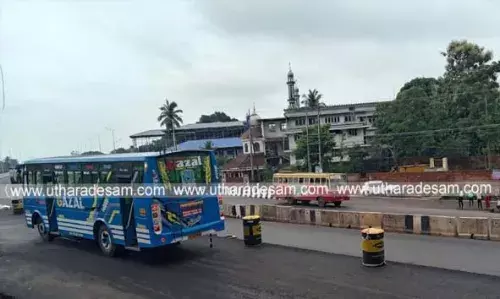 ദേശീയപാതയില് നിന്ന് നേരിട്ട് കുമ്പള ടൗണിലേക്ക് പ്രവേശിക്കാനുള്ള സാധ്യത അടഞ്ഞു ദേശീയപാതയില് നിന്ന് നേരിട്ട് കുമ്പള ടൗണിലേക്ക് പ്രവേശിക്കാനുള്ള സാധ്യത അടഞ്ഞു