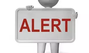 ഓയിൽ കണ്ടെയ്നറുകൾ കടലിൽ പതിച്ചു: ജില്ലകളിൽ ജാഗ്രത നിർദേശം