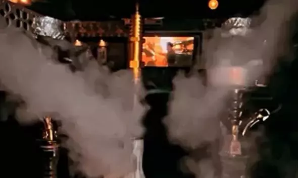 കങ്കനാടിയിലെ മാക് മാള്‍ പാര്‍ക്കിംഗ് ഏരിയയില്‍ പ്രവര്‍ത്തിച്ചിരുന്ന ഹുക്ക ബാറില്‍ പൊലീസിന്റെ മിന്നല്‍ പരിശോധന; 3 പേര്‍ അറസ്റ്റില്‍