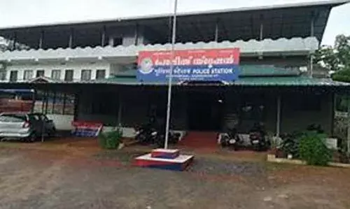 ഗള്ഫില് ജോലിക്ക് വിസ വാഗ് ദാനം ചെയ്ത് ചട്ടഞ്ചാല് സ്വദേശിയുടെ 3,58,000 രൂപ തട്ടിയെടുത്തു; ദമ്പതികള്ക്കെതിരെ കേസ് ഗള്ഫില് ജോലിക്ക് വിസ വാഗ് ദാനം ചെയ്ത് ചട്ടഞ്ചാല് സ്വദേശിയുടെ 3,58,000 രൂപ തട്ടിയെടുത്തു; ദമ്പതികള്ക്കെതിരെ കേസ്