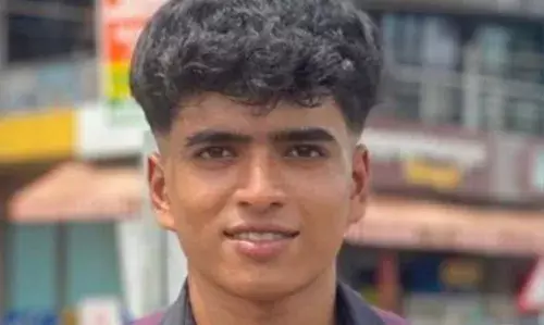 കന്യപ്പാടി സ്വദേശിയായ 19കാരന് ബംഗളൂരുവിലെ കെട്ടിടത്തില് നിന്ന് വീണ് മരിച്ചു കന്യപ്പാടി സ്വദേശിയായ 19കാരന് ബംഗളൂരുവിലെ കെട്ടിടത്തില് നിന്ന് വീണ് മരിച്ചു