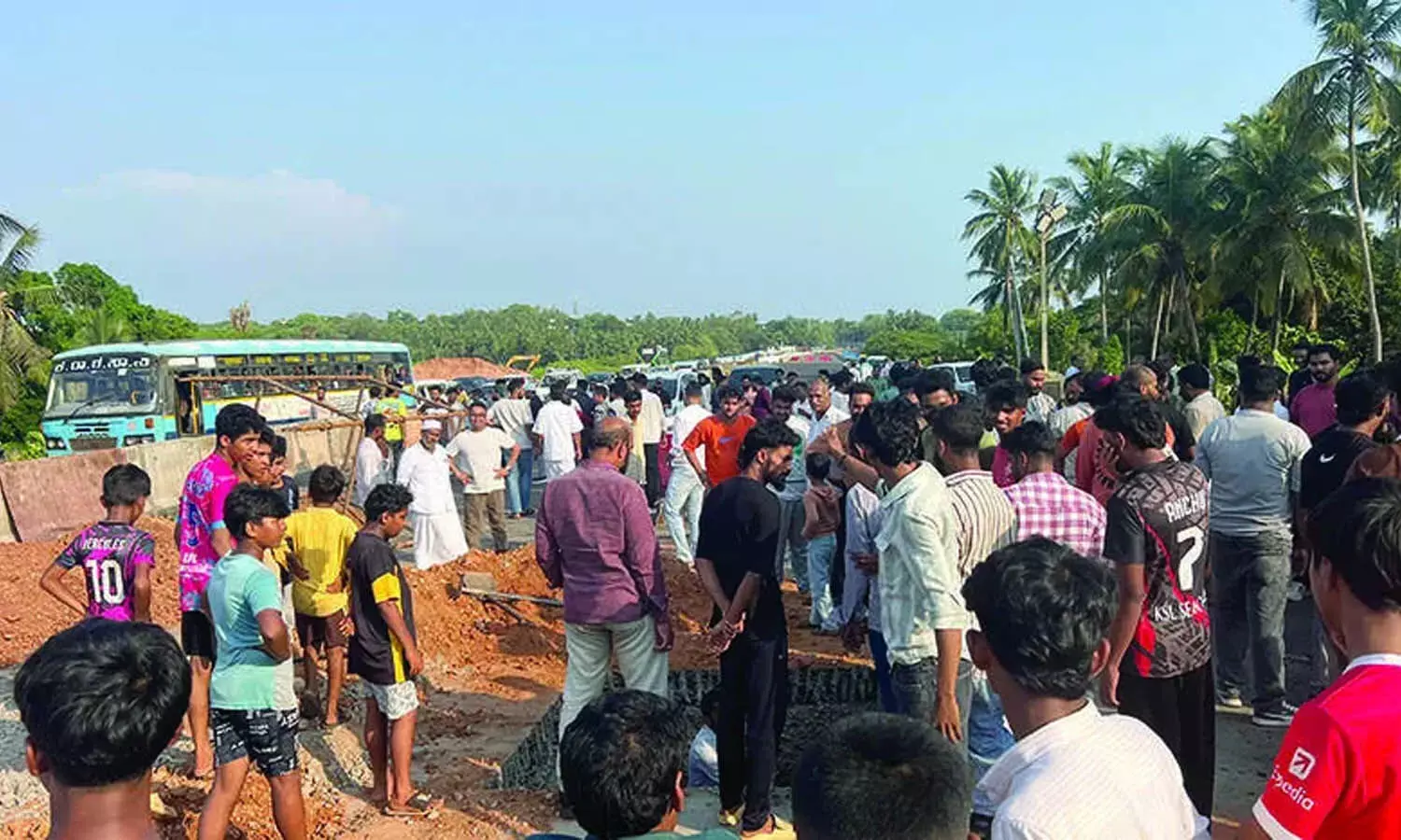 കുമ്പള ടോള് ബൂത്ത്;പ്രതിഷേധവും നിയമ പോരാട്ടവും തുടരുമെന്ന് ആക്ഷന് കൗണ്സില് കുമ്പള ടോള് ബൂത്ത്;പ്രതിഷേധവും നിയമ പോരാട്ടവും തുടരുമെന്ന് ആക്ഷന് കൗണ്സില്