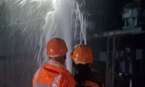 മുളേളരിയയില് ട്രാന്സ് ഫോര്മറിന് തീപിടിച്ചു മുളേളരിയയില് ട്രാന്സ് ഫോര്മറിന് തീപിടിച്ചു