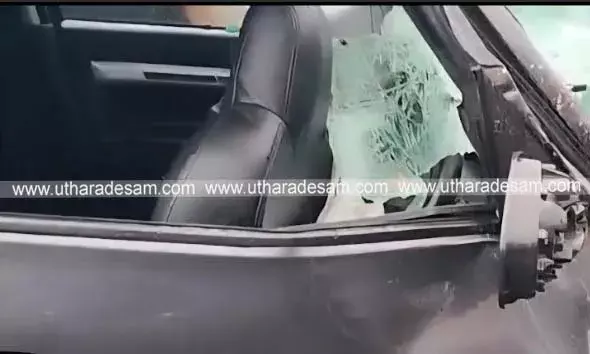 പൊസോട്ട് കാറും ബൈക്കും കൂട്ടിയിടിച്ച് മൂന്നുപേര്‍ക്ക് പരിക്ക്; ഒരാളുടെ നില ഗുരുതരം