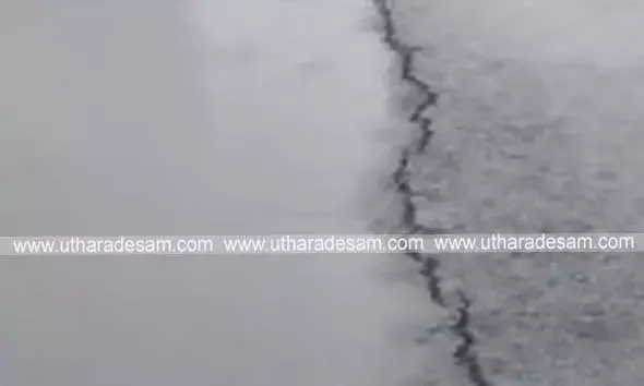 പെരിയാട്ടടുക്കത്തും ദേശീയ പാതയില്‍ വിള്ളല്‍