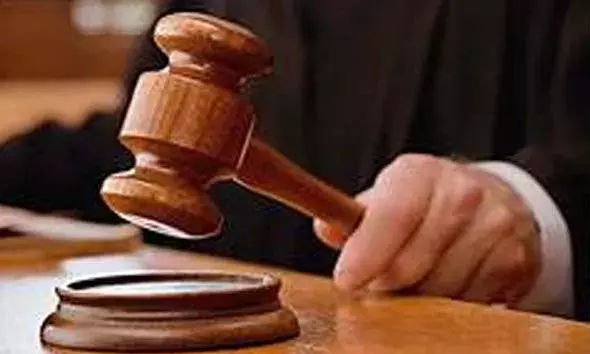 ഹോട്ടലിലെ അനധികൃത മദ്യവില്‍പ്പനയെ കുറിച്ച് അന്വേഷിക്കാനെത്തിയ എക് സൈസ് ഓഫീസറെ തലക്കടിച്ച് പരിക്കേല്‍പ്പിച്ച കേസ്; പ്രതിക്ക് 2 വര്‍ഷം തടവും 20,000 രൂപ പിഴയും