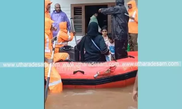 മുട്ടം ബേരിക്കയിലും ജനപ്രിയയിലും വീടുകളില് വെള്ളം കയറി; പത്തോളം കുടുംബങ്ങളെ ഫയര്ഫോഴ് സ് രക്ഷപ്പെടുത്തി മുട്ടം ബേരിക്കയിലും ജനപ്രിയയിലും വീടുകളില് വെള്ളം കയറി; പത്തോളം കുടുംബങ്ങളെ ഫയര്ഫോഴ് സ് രക്ഷപ്പെടുത്തി
