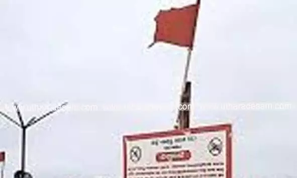മണ്സൂണ് തുടങ്ങിയതോടെ തീരദേശ ബീച്ചുകള് അപകട മേഖലകളായി മാറുന്നു; വിനോദസഞ്ചാരികളോട് കര്ശന സുരക്ഷാ മുന്നറിയിപ്പുകള് പാലിക്കാന് നിര്ദ്ദേശം നല്കി ജില്ലാ ഭരണകൂടം മണ്സൂണ് തുടങ്ങിയതോടെ തീരദേശ ബീച്ചുകള് അപകട മേഖലകളായി മാറുന്നു; വിനോദസഞ്ചാരികളോട് കര്ശന സുരക്ഷാ മുന്നറിയിപ്പുകള് പാലിക്കാന് നിര്ദ്ദേശം നല്കി ജില്ലാ ഭരണകൂടം