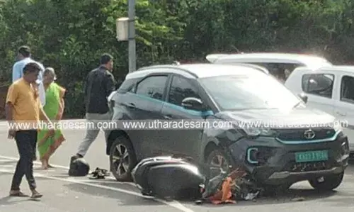 വിദ്യാഗിരി-കന്യാന ജംഗ്ഷനില് കാറും സ്കൂട്ടറും കൂട്ടിയിടിച്ച് രണ്ടു പേര്ക്ക് പരിക്ക് വിദ്യാഗിരി-കന്യാന ജംഗ്ഷനില് കാറും സ്കൂട്ടറും കൂട്ടിയിടിച്ച് രണ്ടു പേര്ക്ക് പരിക്ക്