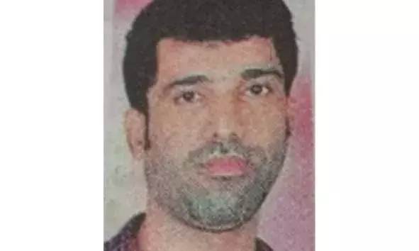 പൊറോട്ട തൊണ്ടയില് കുടുങ്ങി പെരിയ സ്വദേശിയായ ഹോട്ടല് ജീവനക്കാരന് മരിച്ചു പൊറോട്ട തൊണ്ടയില് കുടുങ്ങി പെരിയ സ്വദേശിയായ ഹോട്ടല് ജീവനക്കാരന് മരിച്ചു