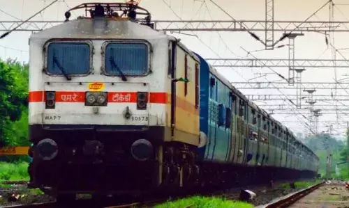 ഉപ്പളയില് കെട്ടിട നിര്മ്മാണ തൊഴിലാളി തീവണ്ടി തട്ടി മരിച്ച നിലയില് ഉപ്പളയില് കെട്ടിട നിര്മ്മാണ തൊഴിലാളി തീവണ്ടി തട്ടി മരിച്ച നിലയില്