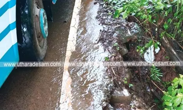അരികിടിഞ്ഞ റോഡുകളില്‍ അപകടം പതിയിരിക്കുന്നു