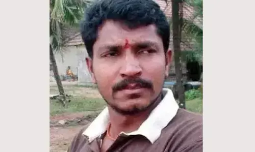 ദേശീയ പാത മുറിച്ചുകടക്കുന്നതിനിടെ ലോറി ഇടിച്ച് കാല്നടയാത്രക്കാരന് ദാരുണാന്ത്യം ദേശീയ പാത മുറിച്ചുകടക്കുന്നതിനിടെ ലോറി ഇടിച്ച് കാല്നടയാത്രക്കാരന് ദാരുണാന്ത്യം