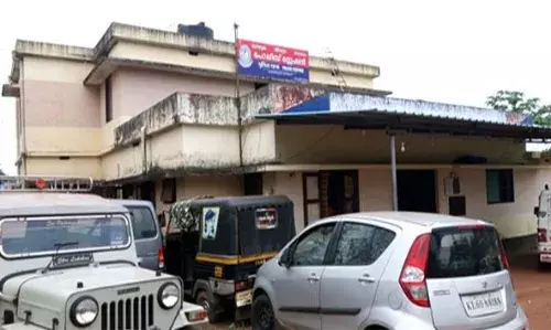 മണ്ണിറക്കുന്നതിനെ ചൊല്ലിയുള്ള തര്ക്കത്തെ തുടര്ന്ന് യുവാവിനെ അക്രമിച്ച സംഭവം; 3 പേര്ക്കെതിരെ വധശ്രമത്തിന് കേസ് മണ്ണിറക്കുന്നതിനെ ചൊല്ലിയുള്ള തര്ക്കത്തെ തുടര്ന്ന് യുവാവിനെ അക്രമിച്ച സംഭവം; 3 പേര്ക്കെതിരെ വധശ്രമത്തിന് കേസ്