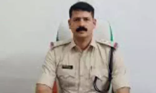 കുമ്പള സ്റ്റേഷന് ഹൗസ് ഓഫീസറെ  സ്ഥലം മാറ്റിയത് വിവാദമാകുന്നു കുമ്പള സ്റ്റേഷന് ഹൗസ് ഓഫീസറെ  സ്ഥലം മാറ്റിയത് വിവാദമാകുന്നു