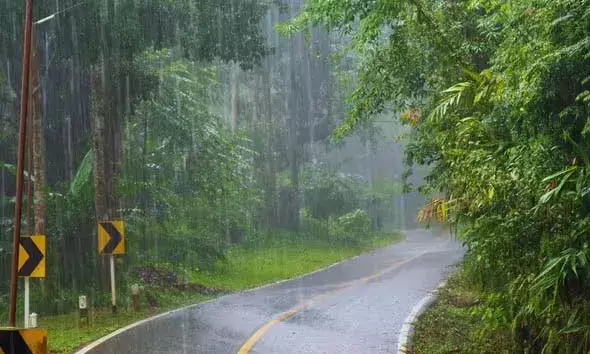 ഇടവേളയ്ക്ക് ശേഷം സംസ്ഥാനത്ത് വീണ്ടും മഴ കനക്കുന്നു;വിവിധ ജില്ലകളില്‍ ഓറഞ്ച്, മഞ്ഞ അലര്‍ട്ടുകള്‍