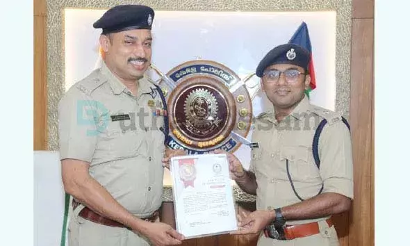 മികവാര്‍ന്ന സേവനം കാഴ്ചവെച്ച പൊലീസ് ഉദ്യോഗസ്ഥര്‍ക്ക് അനുമോദനം