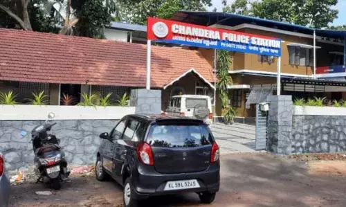 പ്രായപൂര്ത്തിയാകാത്ത പെണ്കുട്ടിയെ നാലുവര്ഷക്കാലം ലൈംഗികമായി പീഡിപ്പിച്ചു; വയോധികനും മധ്യവയസ്കനും അറസ്റ്റില് പ്രായപൂര്ത്തിയാകാത്ത പെണ്കുട്ടിയെ നാലുവര്ഷക്കാലം ലൈംഗികമായി പീഡിപ്പിച്ചു; വയോധികനും മധ്യവയസ്കനും അറസ്റ്റില്