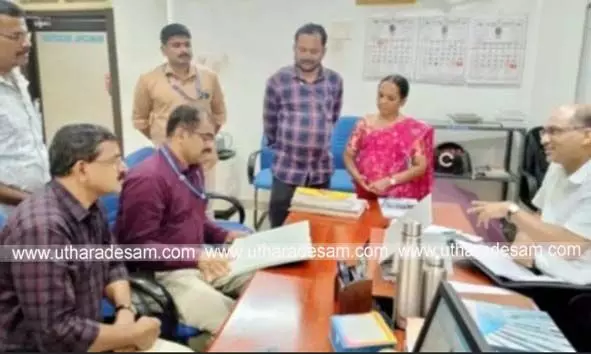 കാസര്കോട് നഗരസഭയില് വിജിലന്സ് പരിശോധനയില് സാമ്പത്തിക ക്രമക്കേട് കണ്ടെത്തി; അന്വേഷണം തുടരും കാസര്കോട് നഗരസഭയില് വിജിലന്സ് പരിശോധനയില് സാമ്പത്തിക ക്രമക്കേട് കണ്ടെത്തി; അന്വേഷണം തുടരും