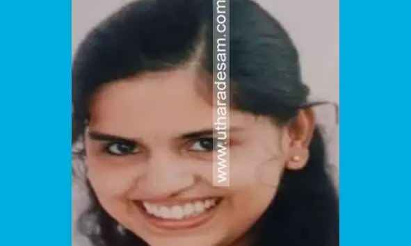 നീലേശ്വരത്ത് ട്രെയിന് തട്ടി മരിച്ചത് ചെറുവത്തൂരിലെ അധ്യാപിക കീര്ത്തന നീലേശ്വരത്ത് ട്രെയിന് തട്ടി മരിച്ചത് ചെറുവത്തൂരിലെ അധ്യാപിക കീര്ത്തന