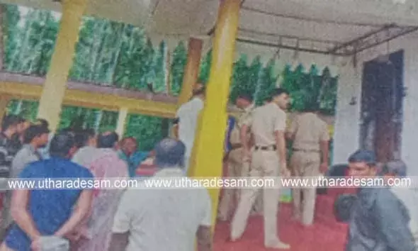ചെമ്മനാട് മഹാവിഷ്ണുമൂര്‍ത്തി ദേവസ്ഥാനം ഓഫീസ് കുത്തിതുറന്ന് സ്വര്‍ണ്ണരൂപങ്ങളും പണവും കവര്‍ന്നു