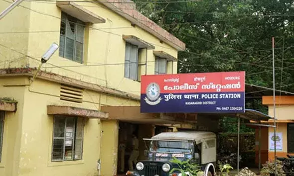 കാഞ്ഞങ്ങാട്ട് കാറിലെത്തിയ സംഘം യുവാവിന് നേരെ വാള്‍ വീശിയതായി പരാതി; 3 പേര്‍ക്കെതിരെ നരഹത്യാശ്രമത്തിന് കേസ്