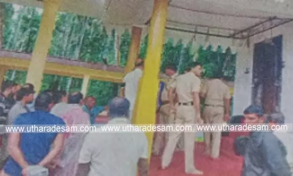 ചെമ്മനാട് മഹാവിഷ്ണുമൂര്ത്തി ദേവസ്ഥാനം ഓഫീസ് കുത്തിതുറന്ന് സ്വര്ണ്ണരൂപങ്ങളും പണവും കവര്ന്നു ചെമ്മനാട് മഹാവിഷ്ണുമൂര്ത്തി ദേവസ്ഥാനം ഓഫീസ് കുത്തിതുറന്ന് സ്വര്ണ്ണരൂപങ്ങളും പണവും കവര്ന്നു