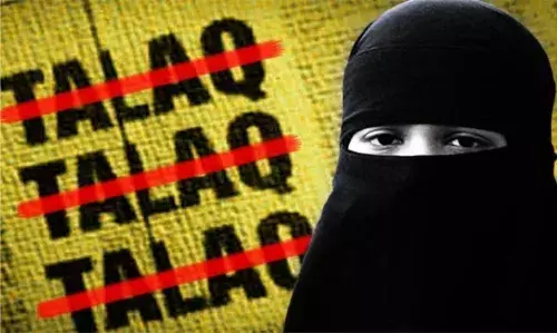 വാട്സ് ആപ്പിലൂടെ മൂന്ന് തവണ തലാഖ് ചൊല്ലി; ഭര്‍ത്താവിനെതിരെ കേസ്