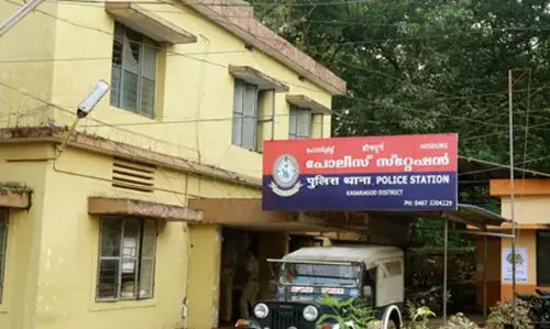 കാഞ്ഞങ്ങാട്ട് കാറിലെത്തിയ സംഘം യുവാവിന് നേരെ വാള് വീശിയതായി പരാതി; 3 പേര്ക്കെതിരെ നരഹത്യാശ്രമത്തിന് കേസ് കാഞ്ഞങ്ങാട്ട് കാറിലെത്തിയ സംഘം യുവാവിന് നേരെ വാള് വീശിയതായി പരാതി; 3 പേര്ക്കെതിരെ നരഹത്യാശ്രമത്തിന് കേസ്