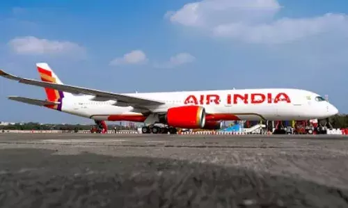 അഹമ്മദാബാദില് നിന്നും ലണ്ടനിലേക്ക് പുറപ്പെടാനിരുന്ന എയര് ഇന്ത്യ വിമാനം സാങ്കേതിക തകരാറുമൂലം റദ്ദാക്കി; യാത്രക്കാര്ക്ക് പണം തിരികെ നല്കുമെന്ന് എയര്ലൈന് അഹമ്മദാബാദില് നിന്നും ലണ്ടനിലേക്ക് പുറപ്പെടാനിരുന്ന എയര് ഇന്ത്യ വിമാനം സാങ്കേതിക തകരാറുമൂലം റദ്ദാക്കി; യാത്രക്കാര്ക്ക് പണം തിരികെ നല്കുമെന്ന് എയര്ലൈന്