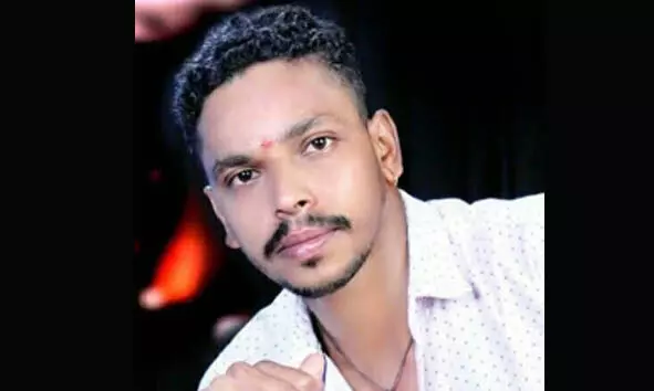 യുവാവ് ഹൃദയാഘാതം മൂലം മരിച്ചു യുവാവ് ഹൃദയാഘാതം മൂലം മരിച്ചു