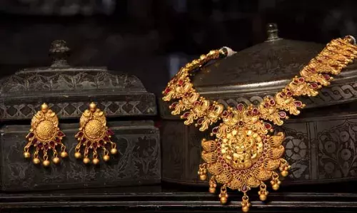 സംസ്ഥാനത്ത് സ്വര്‍ണവിലയില്‍ വര്‍ധനവ് തുടരുന്നു; പവന് 74,120 രൂപ