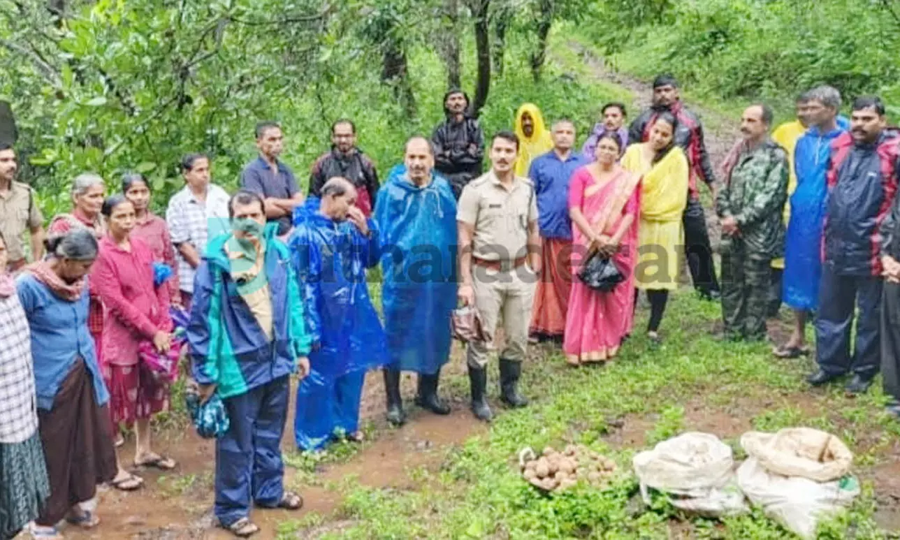 വന്യജീവികള്‍ക്കുള്ള ഭക്ഷണം ലക്ഷ്യം; വനത്തില്‍  വിത്തുരുളകള്‍ നിക്ഷേപിച്ച് വനപാലകരും നാട്ടുകാരും
