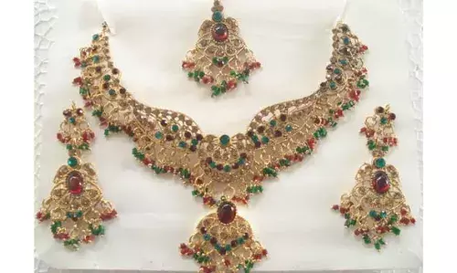 സംസ്ഥാനത്ത് സ്വര്‍ണവിലയില്‍ നേരിയ ഇടിവ്; പവന് 73680 രൂപ