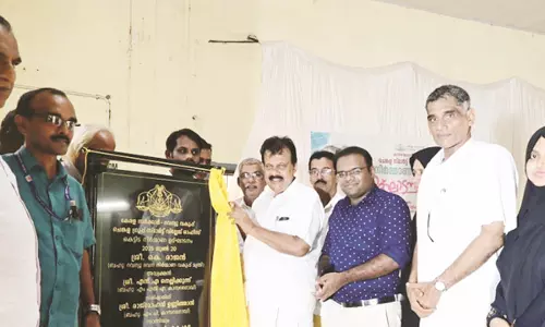 നവംബര് ഒന്ന് മുതല് കേരളത്തില് റവന്യൂ  കാര്ഡുകള് ലഭ്യമാക്കും-മന്ത്രി കെ. രാജന് നവംബര് ഒന്ന് മുതല് കേരളത്തില് റവന്യൂ  കാര്ഡുകള് ലഭ്യമാക്കും-മന്ത്രി കെ. രാജന്