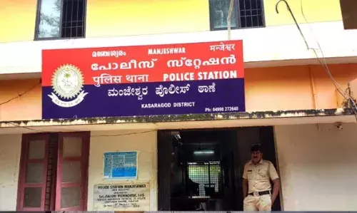 സമാന്തരലോട്ടറി ചൂതാട്ടം നടത്തി ലഭിച്ച പണം സ്കൂട്ടറില് ഒളിപ്പിച്ച യുവാവ് അറസ്റ്റില് സമാന്തരലോട്ടറി ചൂതാട്ടം നടത്തി ലഭിച്ച പണം സ്കൂട്ടറില് ഒളിപ്പിച്ച യുവാവ് അറസ്റ്റില്