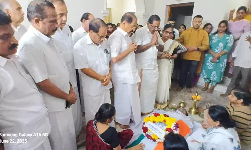 കോണ്ഗ്രസ് നേതാവ് കരുണ് താപ്പക്ക് വിടചൊല്ലി കോണ്ഗ്രസ് നേതാവ് കരുണ് താപ്പക്ക് വിടചൊല്ലി