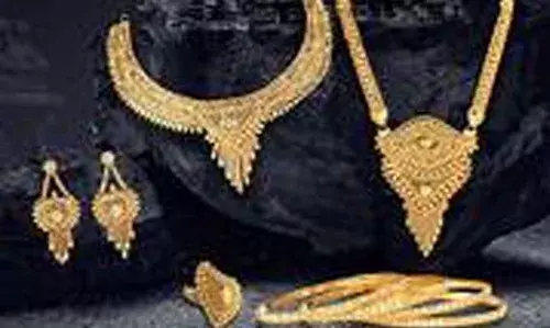 സ്വര്ണവിലയില് വന് ഇടിവ്; പവന് ഒറ്റയടിക്ക് കുറഞ്ഞത് 680 രൂപ സ്വര്ണവിലയില് വന് ഇടിവ്; പവന് ഒറ്റയടിക്ക് കുറഞ്ഞത് 680 രൂപ