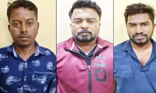 വിജയപുര ബാങ്കിലെ സ്വര്ണ്ണ കവര്ച്ച: സീനിയര് മാനേജര് ഉള്പ്പെടെ മൂന്ന് പേര് അറസ്റ്റില് വിജയപുര ബാങ്കിലെ സ്വര്ണ്ണ കവര്ച്ച: സീനിയര് മാനേജര് ഉള്പ്പെടെ മൂന്ന് പേര് അറസ്റ്റില്