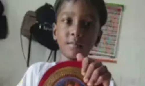 เดเดฃเตเดฃเตเดฐเดฟเดฒเตโ เดชเตเดตเดฟเดทเดฌเดพเดง เดฒเดเตเดทเดฃเดเตเดเดณเตเดเต เดเดฟเดเดฟเดคเตเดธเดฏเดฟเดฒเดพเดฏเดฟเดฐเตเดจเตเดจ 5 เดตเดฏเดธเตเดธเตเดเดพเดฐเดจเตโ เดฎเดฐเดฟเดเตเดเต; เดตเดพเดเตโเดธเดฟเดจเตโ เดเดเตเดคเตเดคเดฟเดเตเดเตเด เดซเดฒเดฎเตเดฃเตเดเดพเดฏเดฟเดฒเตเดฒ เดเดฃเตเดฃเตเดฐเดฟเดฒเตโ เดชเตเดตเดฟเดทเดฌเดพเดง เดฒเดเตเดทเดฃเดเตเดเดณเตเดเต เดเดฟเดเดฟเดคเตเดธเดฏเดฟเดฒเดพเดฏเดฟเดฐเตเดจเตเดจ 5 เดตเดฏเดธเตเดธเตเดเดพเดฐเดจเตโ เดฎเดฐเดฟเดเตเดเต; เดตเดพเดเตโเดธเดฟเดจเตโ เดเดเตเดคเตเดคเดฟเดเตเดเตเด เดซเดฒเดฎเตเดฃเตเดเดพเดฏเดฟเดฒเตเดฒ