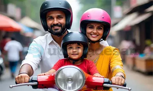 ഇരുചക്ര വാഹനങ്ങള്ക്കൊപ്പം രണ്ട് ഹെല്മറ്റുകള് കമ്പനി നല്കണം; നിര്ദേശവുമായി കേന്ദ്ര ഗവണ്മെന്റ് ഇരുചക്ര വാഹനങ്ങള്ക്കൊപ്പം രണ്ട് ഹെല്മറ്റുകള് കമ്പനി നല്കണം; നിര്ദേശവുമായി കേന്ദ്ര ഗവണ്മെന്റ്