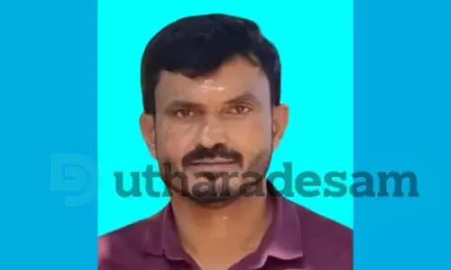 ഉറങ്ങിക്കിടന്ന യുവാവിനെ വീടിന് സമീപത്തെ റബ്ബര് തോട്ടത്തില് തൂങ്ങി മരിച്ച നിലയില് കണ്ടെത്തി ഉറങ്ങിക്കിടന്ന യുവാവിനെ വീടിന് സമീപത്തെ റബ്ബര് തോട്ടത്തില് തൂങ്ങി മരിച്ച നിലയില് കണ്ടെത്തി