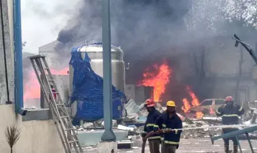 തെലങ്കാനയിലെ ഫാര്മ പ്ലാന്റ് സ്ഫോടനത്തില് മരിച്ചവരുടെ എണ്ണം 35 ആയി; അവശിഷ്ടങ്ങള്ക്കിടയില് നിന്ന് കൂടുതല് മൃതദേഹങ്ങള് കണ്ടെത്തി തെലങ്കാനയിലെ ഫാര്മ പ്ലാന്റ് സ്ഫോടനത്തില് മരിച്ചവരുടെ എണ്ണം 35 ആയി; അവശിഷ്ടങ്ങള്ക്കിടയില് നിന്ന് കൂടുതല് മൃതദേഹങ്ങള് കണ്ടെത്തി