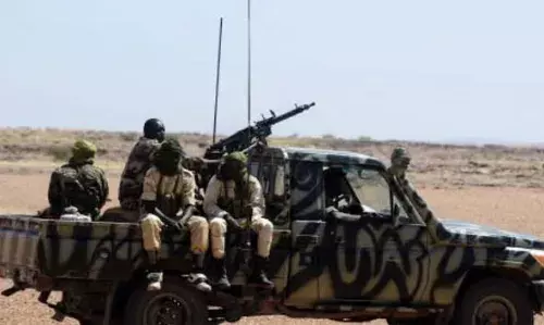 മാലിയില് ഭീകരര് തട്ടിക്കൊണ്ടുപോയ 3 ഇന്ത്യക്കാരെ രക്ഷിക്കാനുള്ള ശ്രമങ്ങള് പുരോഗമിക്കുന്നു മാലിയില് ഭീകരര് തട്ടിക്കൊണ്ടുപോയ 3 ഇന്ത്യക്കാരെ രക്ഷിക്കാനുള്ള ശ്രമങ്ങള് പുരോഗമിക്കുന്നു