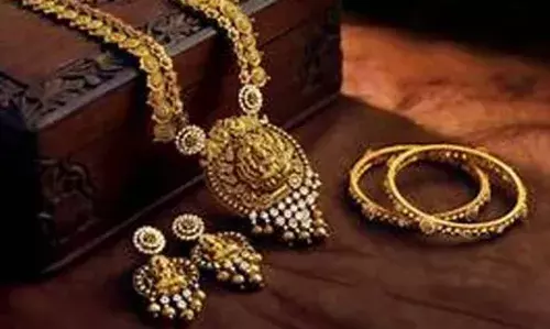 സംസ്ഥാനത്ത് കുതിപ്പ് തുടര്ന്ന് സ്വര്ണം; പവന് 72,840 രൂപ സംസ്ഥാനത്ത് കുതിപ്പ് തുടര്ന്ന് സ്വര്ണം; പവന് 72,840 രൂപ